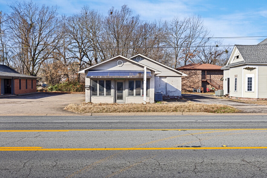 Primary Photo Of 1015 N Arkansas Ave, Russellville Office For Sale