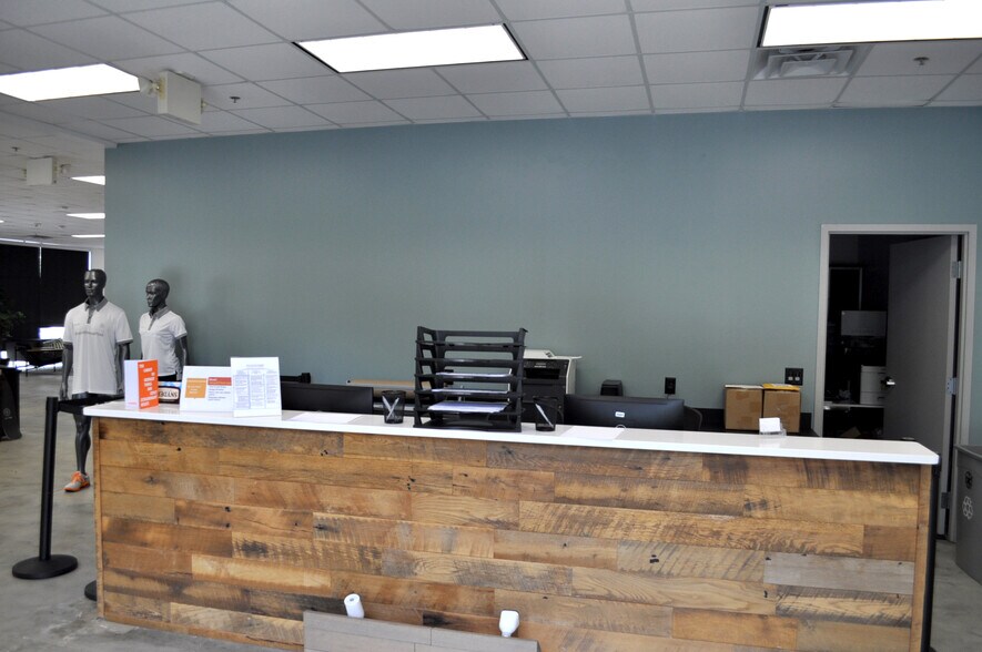 More Photos Of 12682-12690 Telecom Dr, Tampa Office For Sale