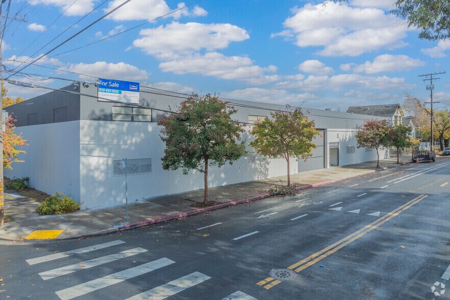 Primary Photo Of 1680 14th St, Oakland Warehouse For Sale