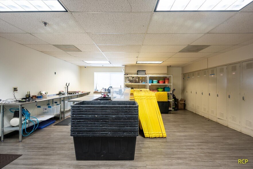 More Photos Of 1400 Kaster Rd, Saint Helens Manufacturing For Sale