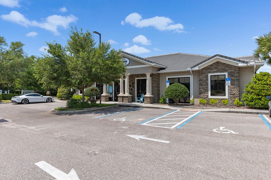 More Photos Of 960 International Pky, Lake Mary Medical For Lease