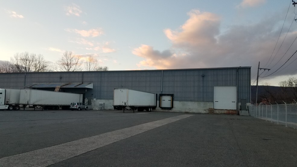 More Photos Of 280 Grand St, Hamburg Warehouse For Sale