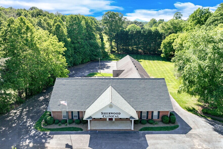 More Photos Of 415 Fisk Ave, Demorest Medical For Sale