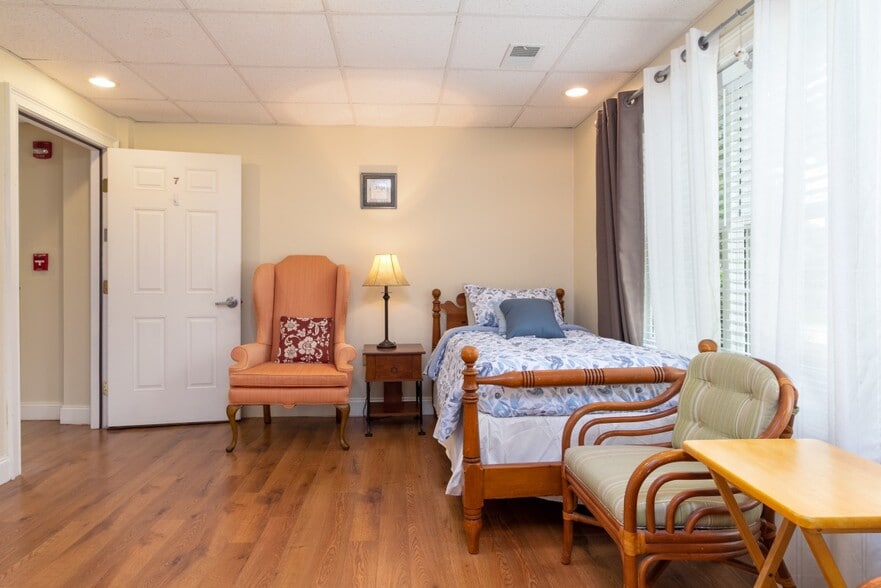 More Photos Of 173 S Lee St, Forsyth Assisted Living For Sale