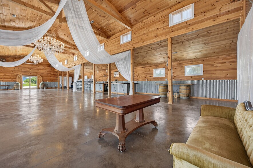 More Photos Of 639 Wagon Wheel Rd, Elk Creek Lodge Meeting Hall For Sale