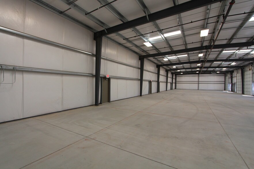 More Photos Of 3048 N Cessna Way, Casa Grande Warehouse For Lease