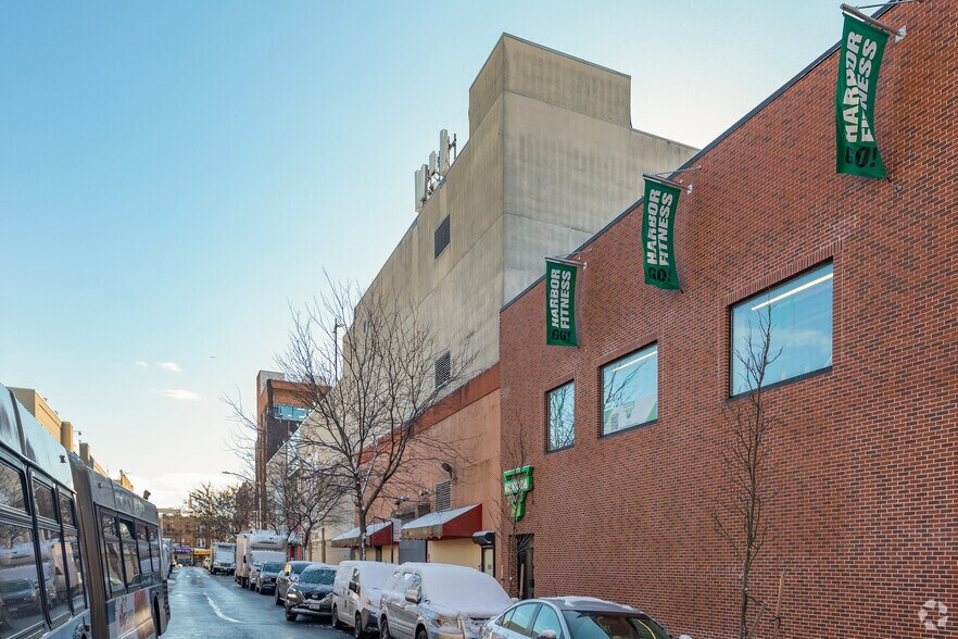 More Photos Of 423 88th St, Brooklyn Parking Garage For Lease