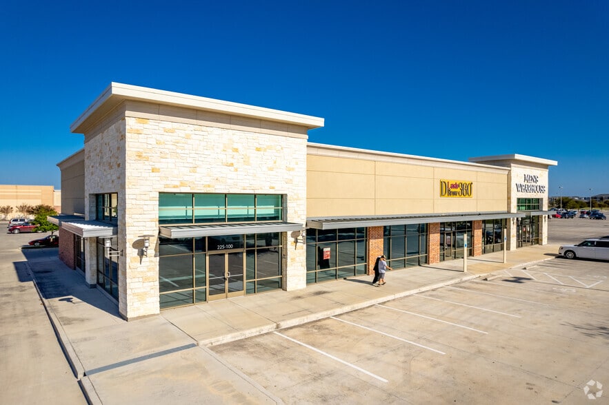 More Photos Of IH-35 @ Loop 306, New Braunfels Unknown For Lease