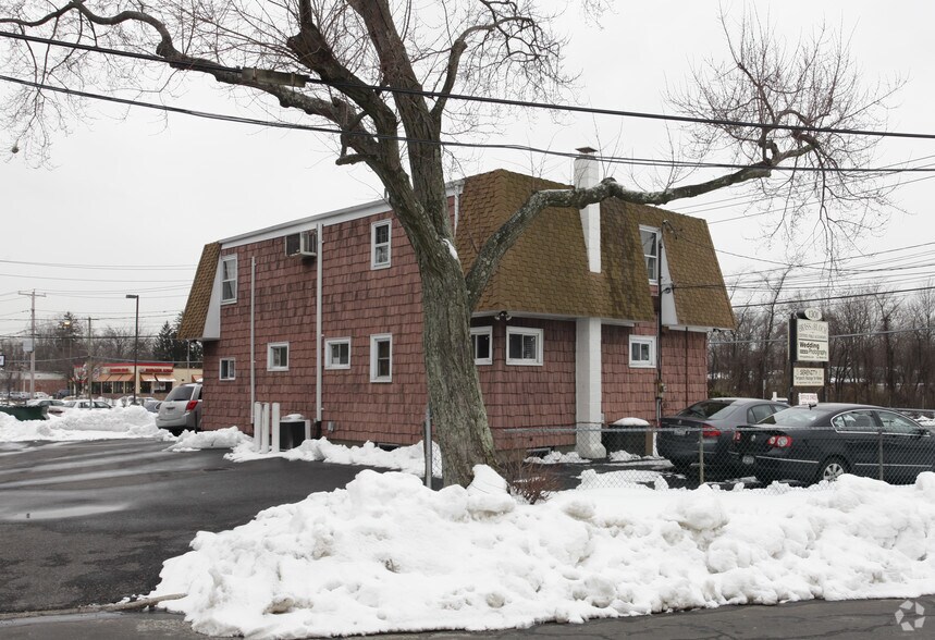 More Photos Of 1301 Deer Park Ave, North Babylon Office For Lease