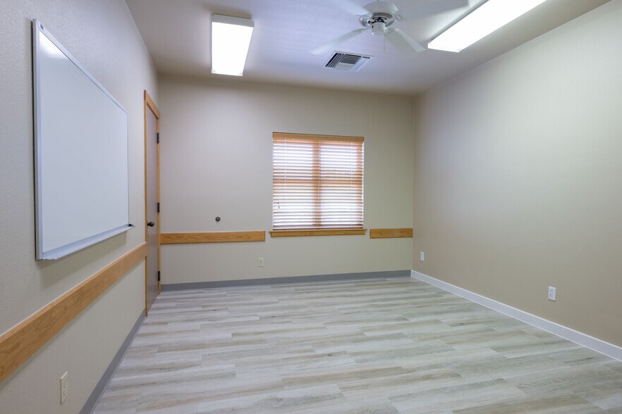 More Photos Of 6909 W Courtyard Dr, Austin Specialty For Lease