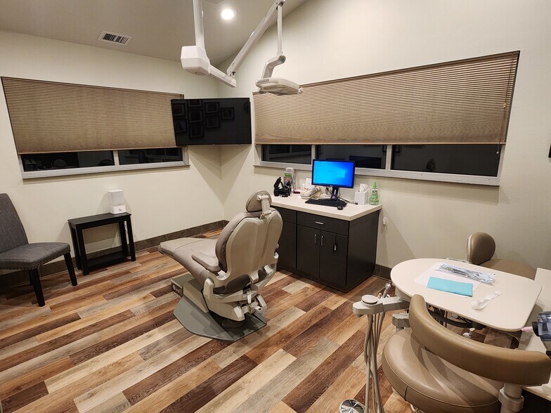 More Photos Of 688 Del Sol Dr, Alamosa Medical For Sale