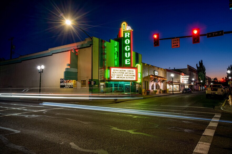 More Photos Of 143 SE H St, Grants Pass Theater Concert Hall For Sale