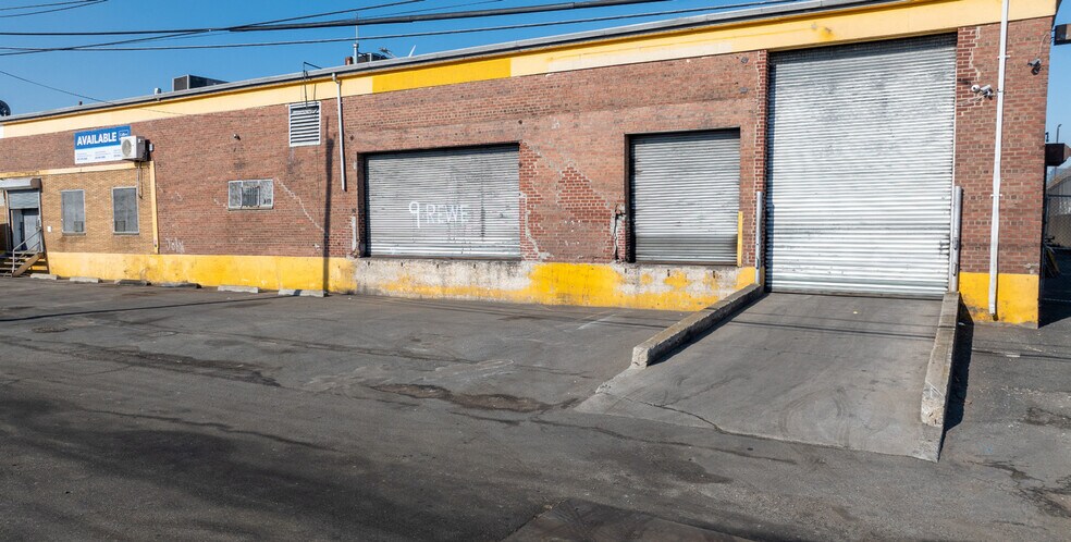 More Photos Of 9 Rewe St, Brooklyn Distribution For Lease