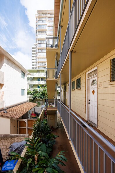 More Photos Of 254 Kaiulani Ave, Honolulu Apartments For Sale