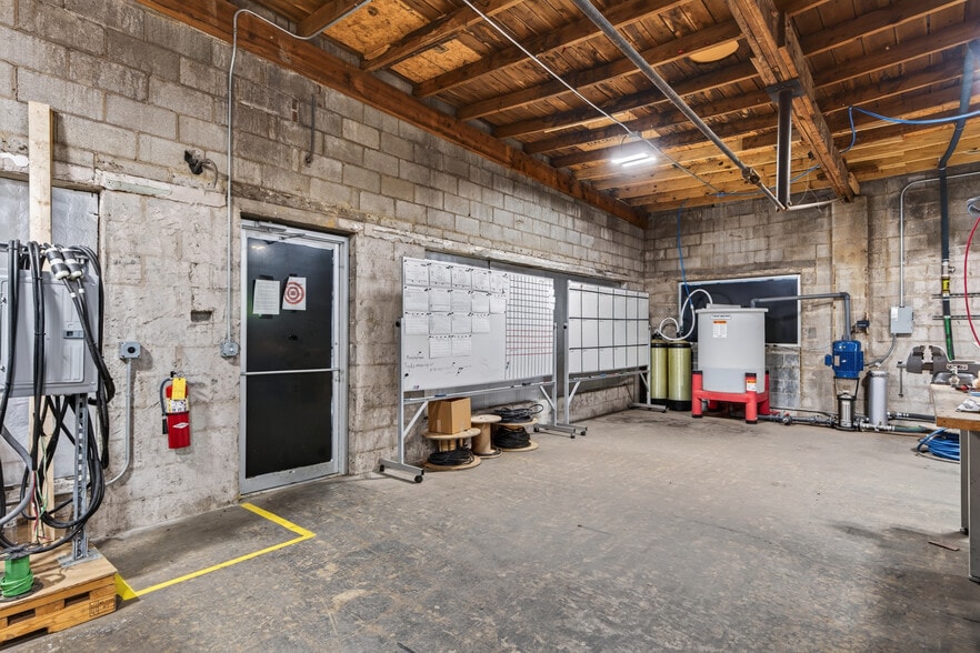 More Photos Of 3709A Dodds Ave, Chattanooga Manufacturing For Lease