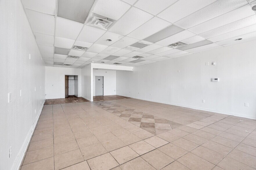 More Photos Of 7118-7140 Downman Rd, New Orleans Storefront Retail Residential For Sale
