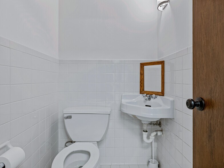 More Photos Of 5 Doctors Park, Asheville Medical For Lease