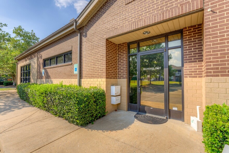 More Photos Of 520 Trinity Creek Cv, Cordova Medical For Sale