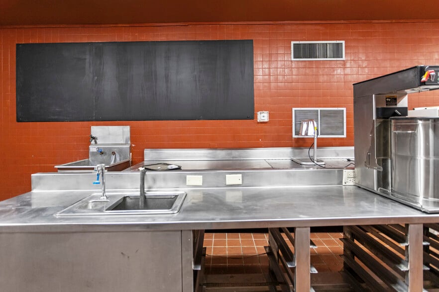 More Photos Of 720 E Oglethorpe Hwy, Hinesville Restaurant For Sale