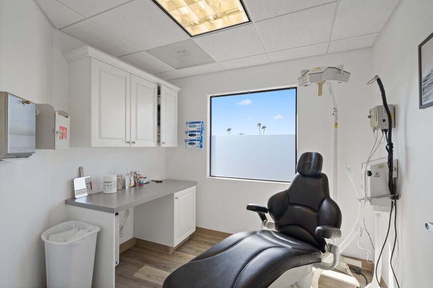 More Photos Of 2802 Pacific Coast Hwy, Torrance Medical For Sale