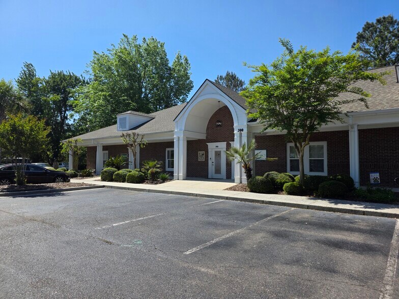 More Photos Of 23 Plantation Park Dr, Bluffton Office For Sale