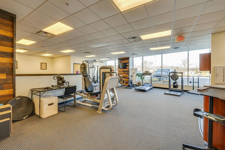 More Photos Of 400-444 Clinchfield St, Kingsport Medical For Sale