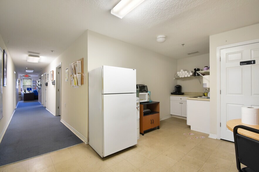 More Photos Of 1761 Dobbs Rd, Saint Augustine Warehouse For Lease
