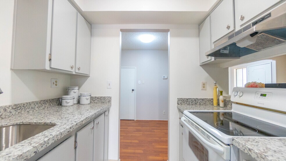 More Photos Of 1093 Del Rio Circle, Concord Apartments For Sale