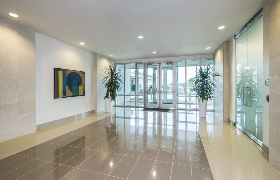 More Photos Of 14675 Dallas Pky, Dallas Office For Lease