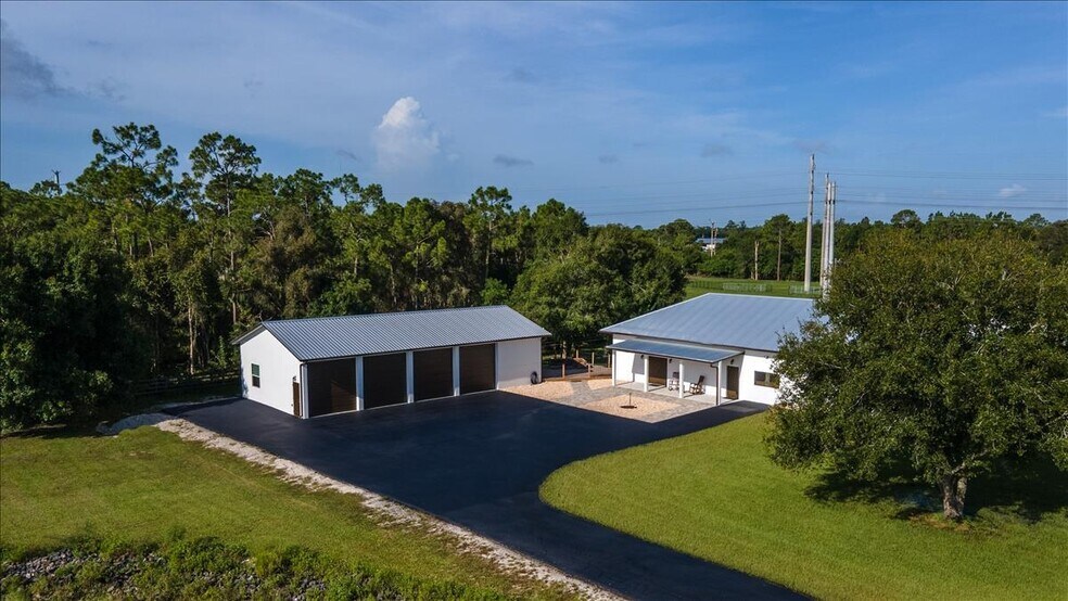 More Photos Of 10910 Ruden Rd, North Fort Myers Specialty For Sale