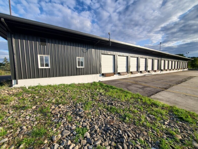 More Photos Of 1428 US-119, Mount Pleasant Truck Terminal For Sale