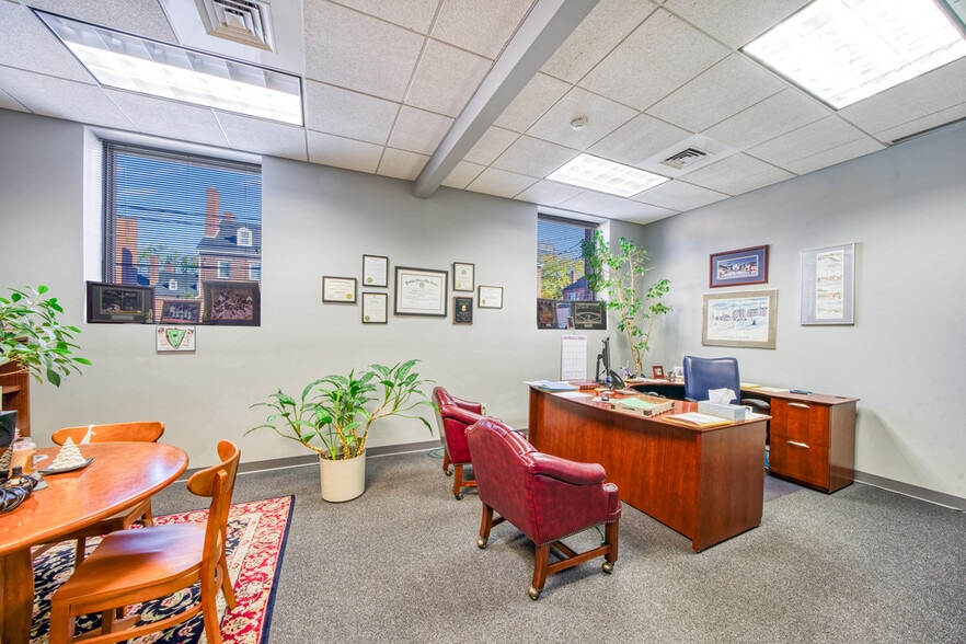 More Photos Of 99 Middle St, Manchester Office Residential For Sale