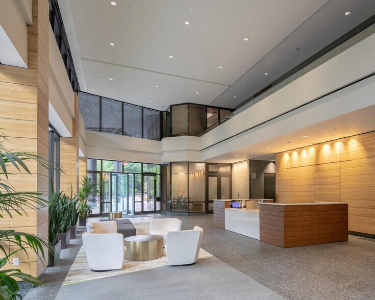 More Photos Of 2 Ravinia Dr, Atlanta Office For Lease