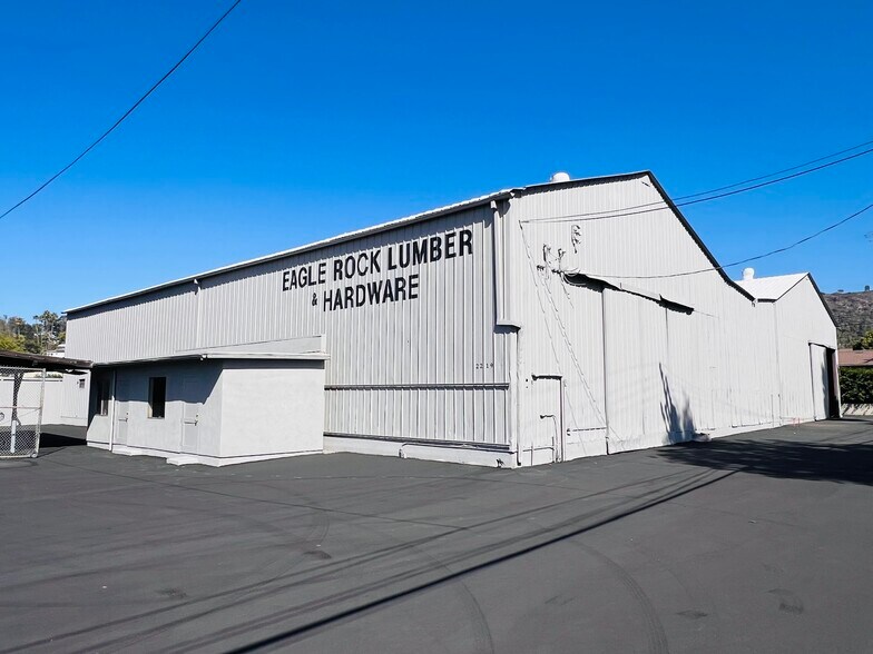 More Photos Of 2219 Fair Park Ave, Los Angeles Warehouse For Lease