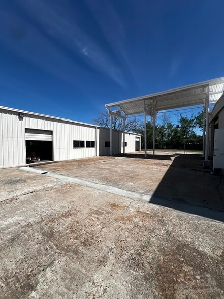 More Photos Of 6827 La Paseo St, Houston Warehouse For Lease