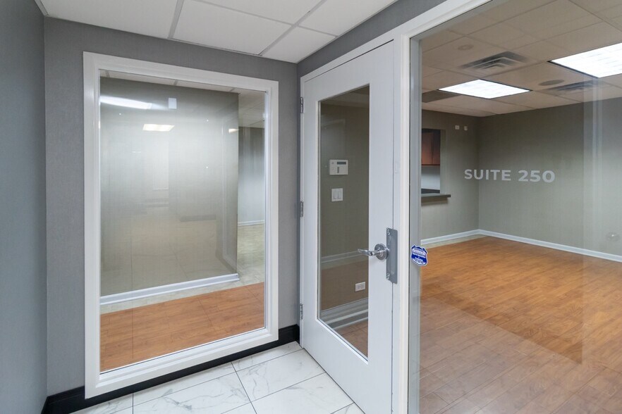 More Photos Of 2400 N Ashland Ave, Chicago Medical For Lease
