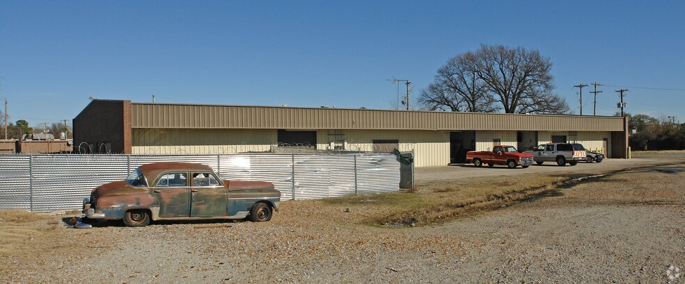 More Photos Of 3711-3721 Lamar Ave, Memphis Unknown For Lease