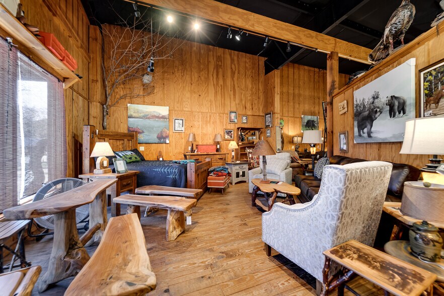 More Photos Of 25 Setser Branch Rd, Franklin Storefront For Sale