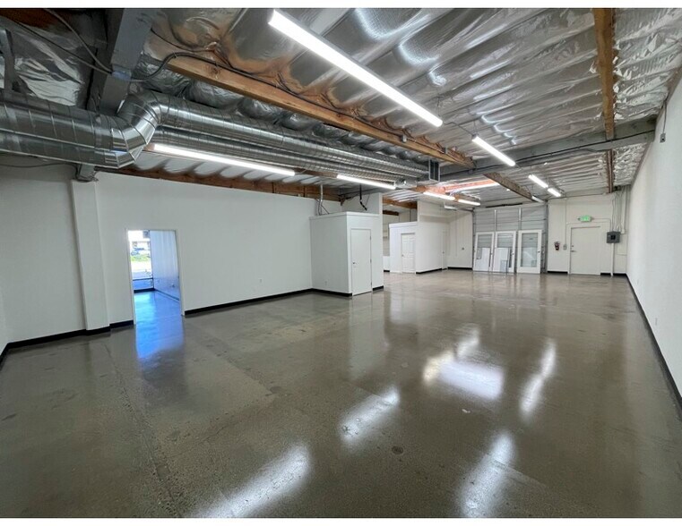 More Photos Of 766 Lakefield Rd, Westlake Village Warehouse For Lease