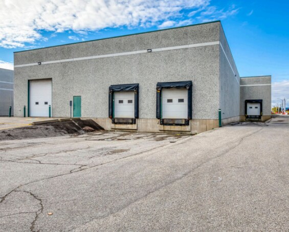 More Photos Of 7205 Edwards Blvd, Mississauga Warehouse For Lease