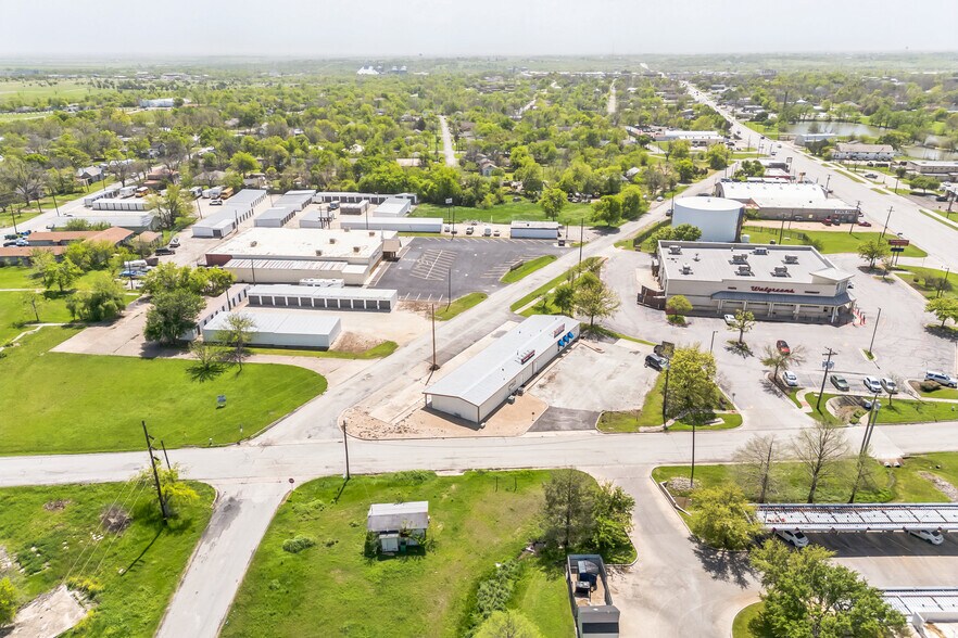 More Photos Of 1611 Old Granger Rd, Taylor Office For Lease