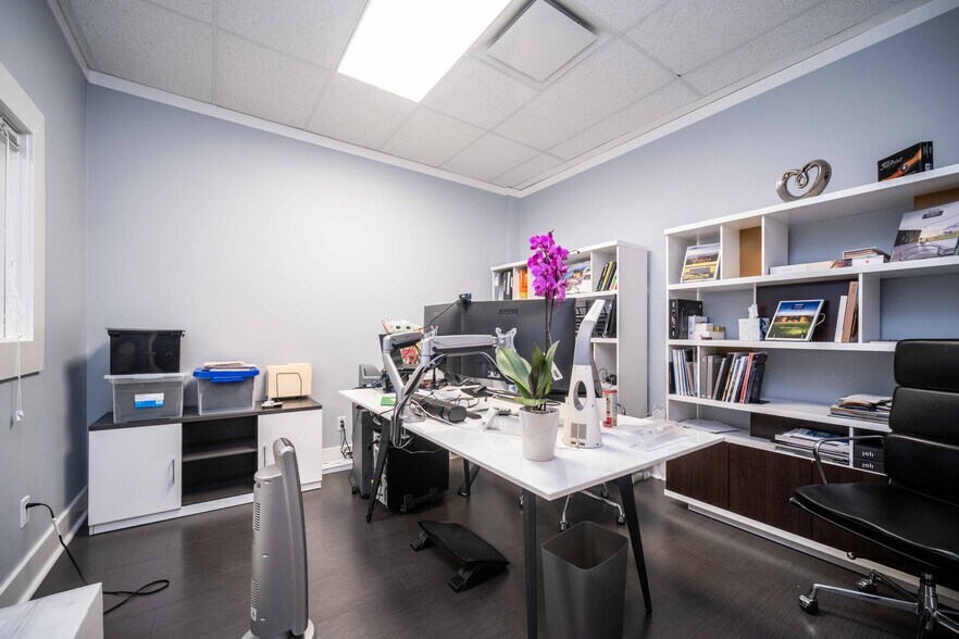 More Photos Of 9267-9295 Shaughnessy St, Vancouver Warehouse For Sale