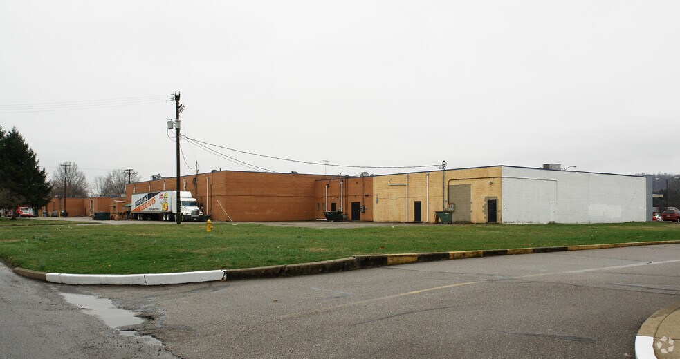 More Photos Of 423-507 Washington St, Ravenswood Storefront For Lease