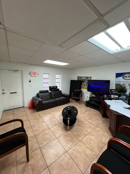 More Photos Of 3335 NW 74th Ave, Miami Industrial For Lease