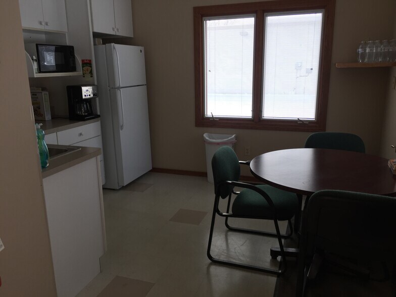 More Photos Of 3403 Veterans Dr, Traverse City Office For Lease