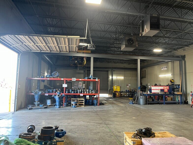 More Photos Of 5300 SW 33rd St, Oklahoma City Manufacturing For Lease