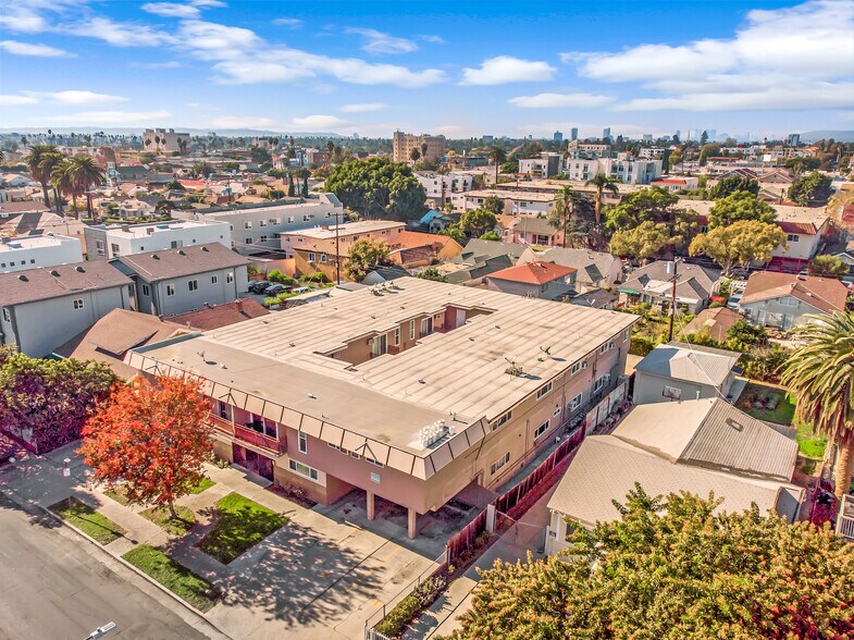 More Photos Of 423 N Harvard Blvd, Los Angeles Apartments For Sale