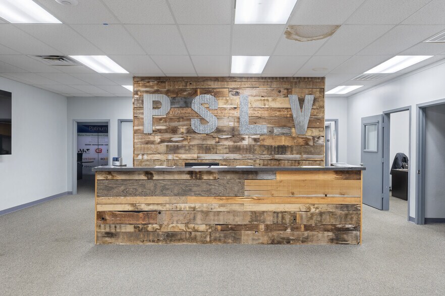 More Photos Of 4200-4202 Wiley Post Rd, Addison Warehouse For Sale