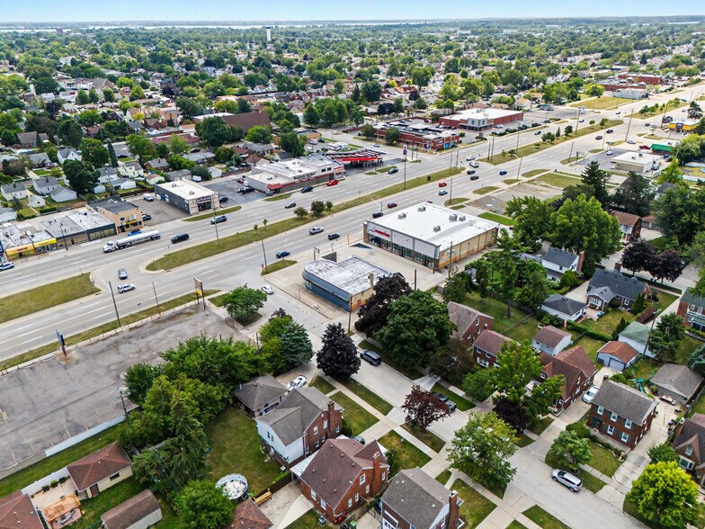 More Photos Of 14222 Fort St, Southgate General Retail For Lease