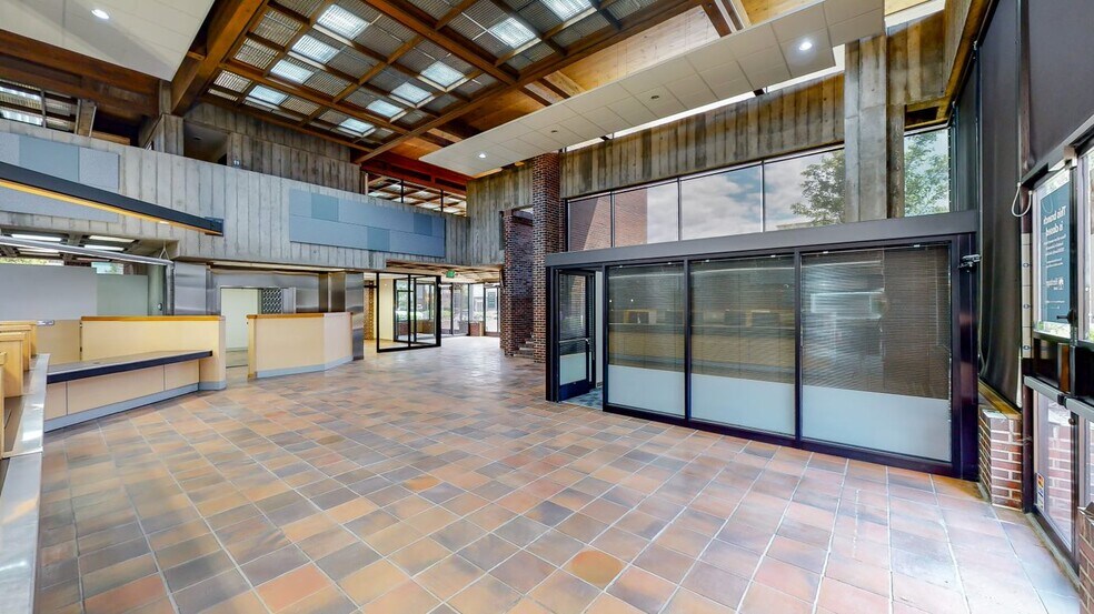 More Photos Of 8801 S Tacoma Way, Tacoma Freestanding For Lease